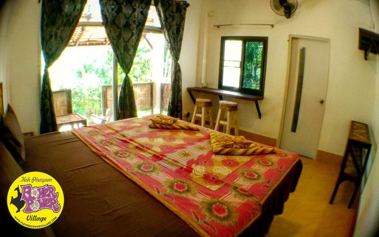 Flower Power Farm Village Koh Phayam Exteriör bild